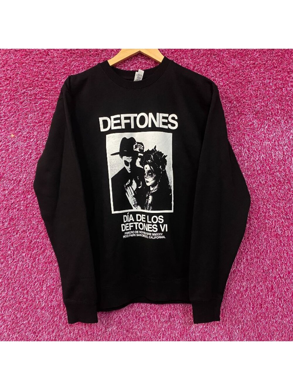 Dia De Los Deftones VI Music Festival Graphic Sweatshirt Small